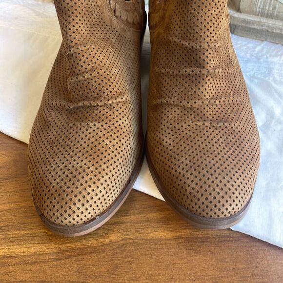 Vince Camuto Shoes Vince Cameo Palmina Perforated Suede Ankle Booties-7W-NWOB - Picture 15 of 15